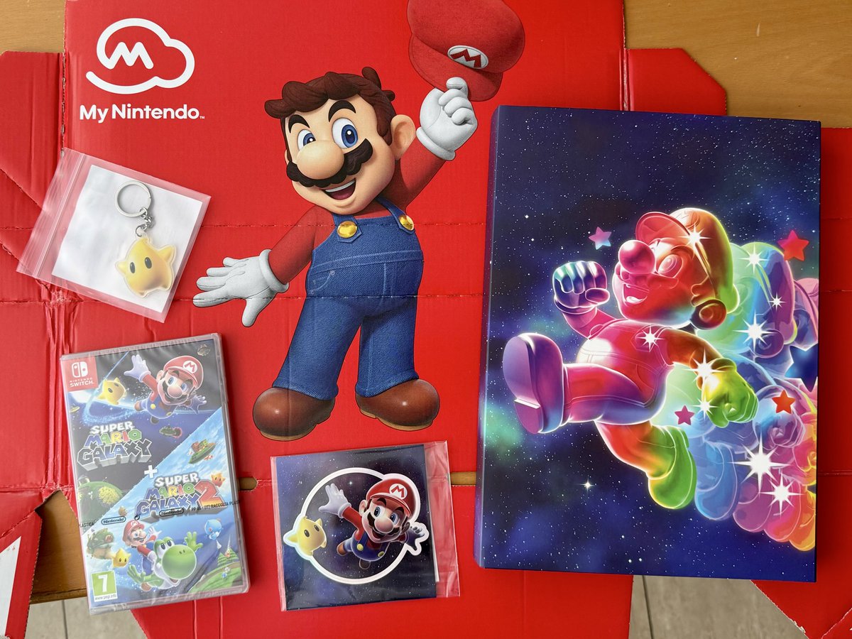 NikeFerrari_'s tweet photo. #NewGamingLoot #SuperMarioGalaxy ❤️🎮🔥

Από My Nintendo Store Ιρλανδίας με δωρεάν αποστολή + stickers και key ring bonuses.

Τα 2 #Iconart metal posters, 30 Χ 21cm με ανάγλυφο logo μέσα σε ωραία συσκευασία στα 17€ έξτρα, καραξίζουν!

Τα Iconart + Steelbook ανήκουν σε Scanavo. https://t.co/rqHoXoETLx