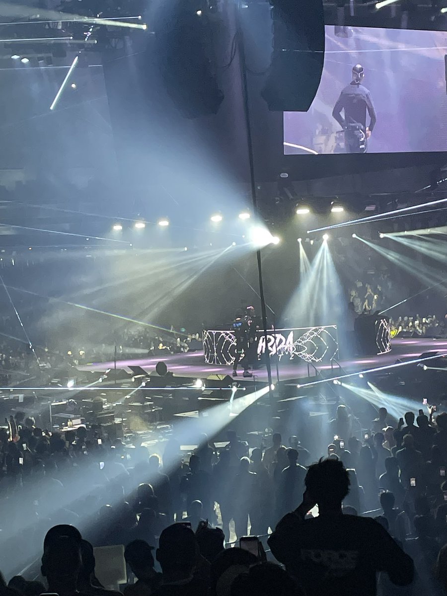 Force Festival、横アリはセンターステージにするとめちゃくちゃいい会場だなー。
Murda Beatz名曲多すぎで結果的に素人のDJみたいになってる