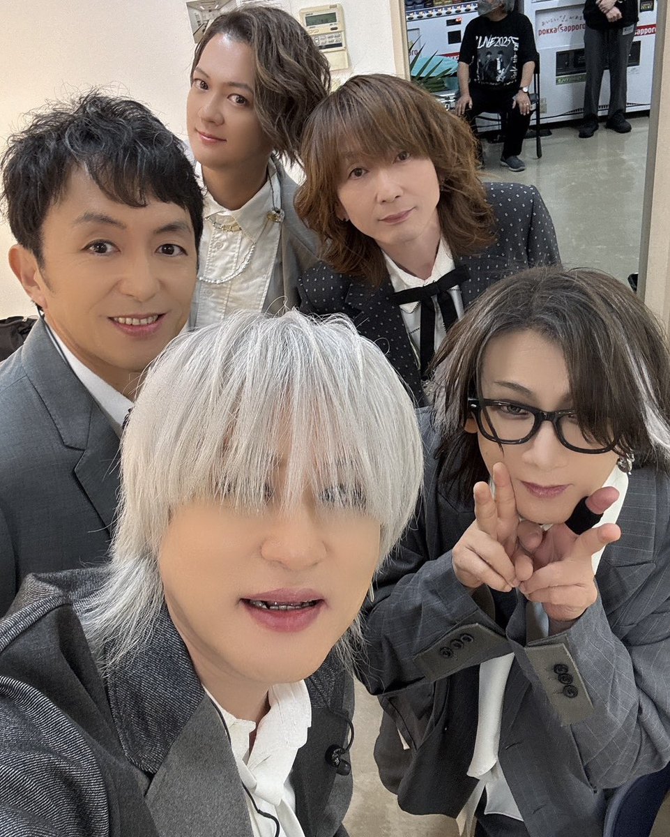 IKUObass190's tweet photo. TETSUYA＆The Juicy-Bananas  
「LIVE 2025 “THANK YOU”」

恵比寿The Garden Hall

無事終了しました！

3年ぶりのTJB！

やっぱり最高に楽しかったです！！

#TJB
#TETSUYA 
#TheJuicyBananas 
#TETSUYABIRTHDAYCELEBRATION 
#LIVE2025THANKYOU
#IKUO
#室姫深
#中村佳嗣
#岸利至
#山崎慶
#こんばんはではない