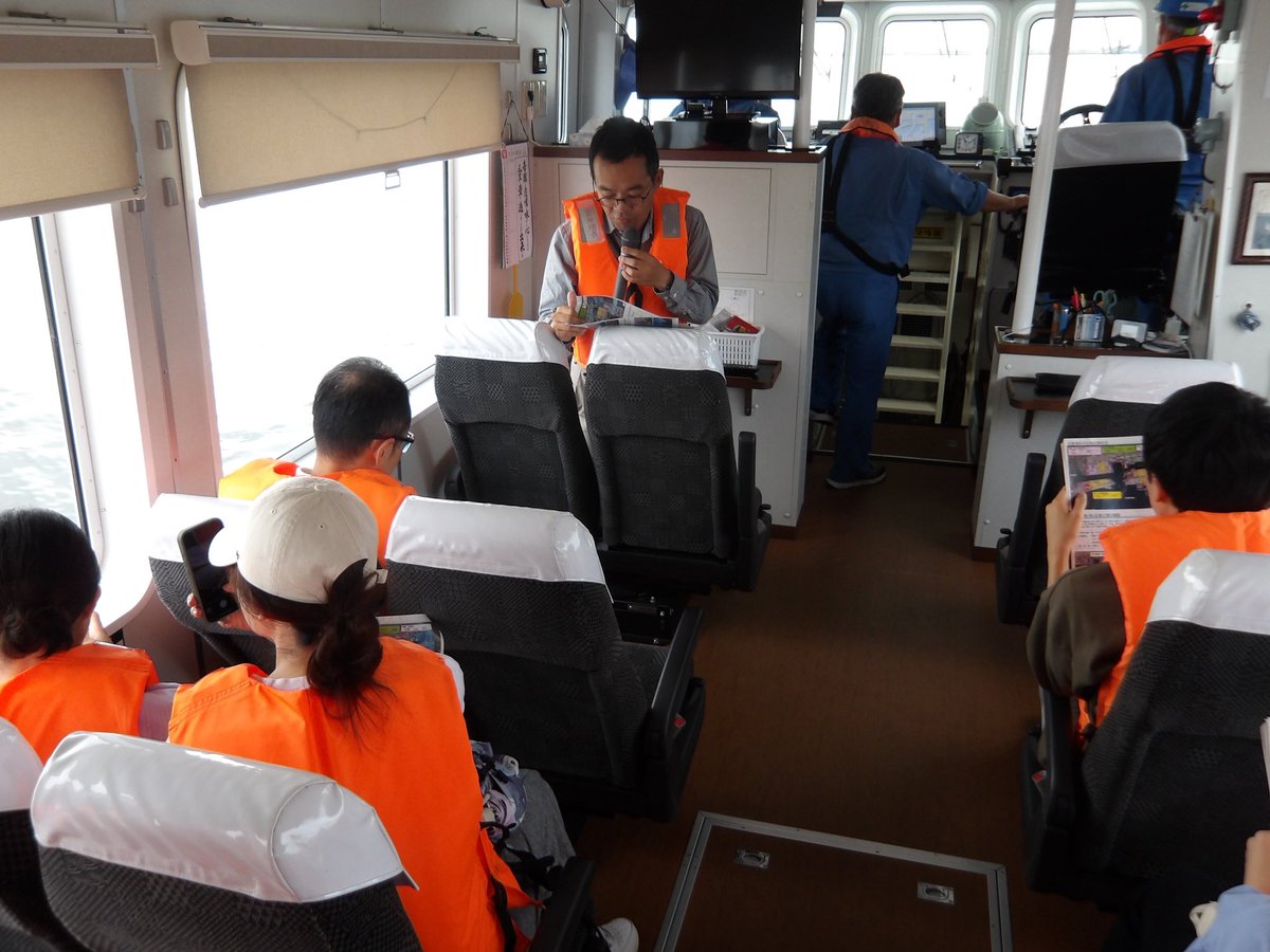 Shiogama9512's tweet image. 【筑波大学&東北大学の学生が仙台塩釜港を見学!🚢】
港のしくみや震災復興、防災の役割について学びました。
2つの大学の学生が交流することで、新しい視点やアイデアも✨
#仙台塩釜港 #港湾見学 #筑波大学 #東北大学 #防災 #復興