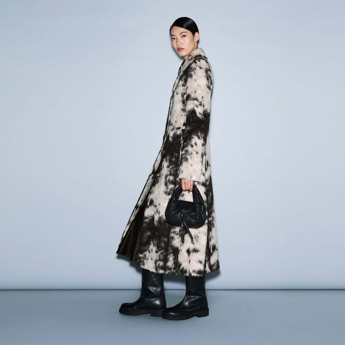 フェンディ アンフォールドコレクションの発売がスタートいたしました