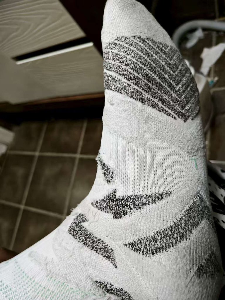 终于更新啦😎
开学之后一直太忙，趁着假期好好更新下❤️
高中体育生弟弟，开学之后原味的味道也是好起来了🥰味道超级大，浓郁得很，每天运动量超级大，想要的不要错过哦！