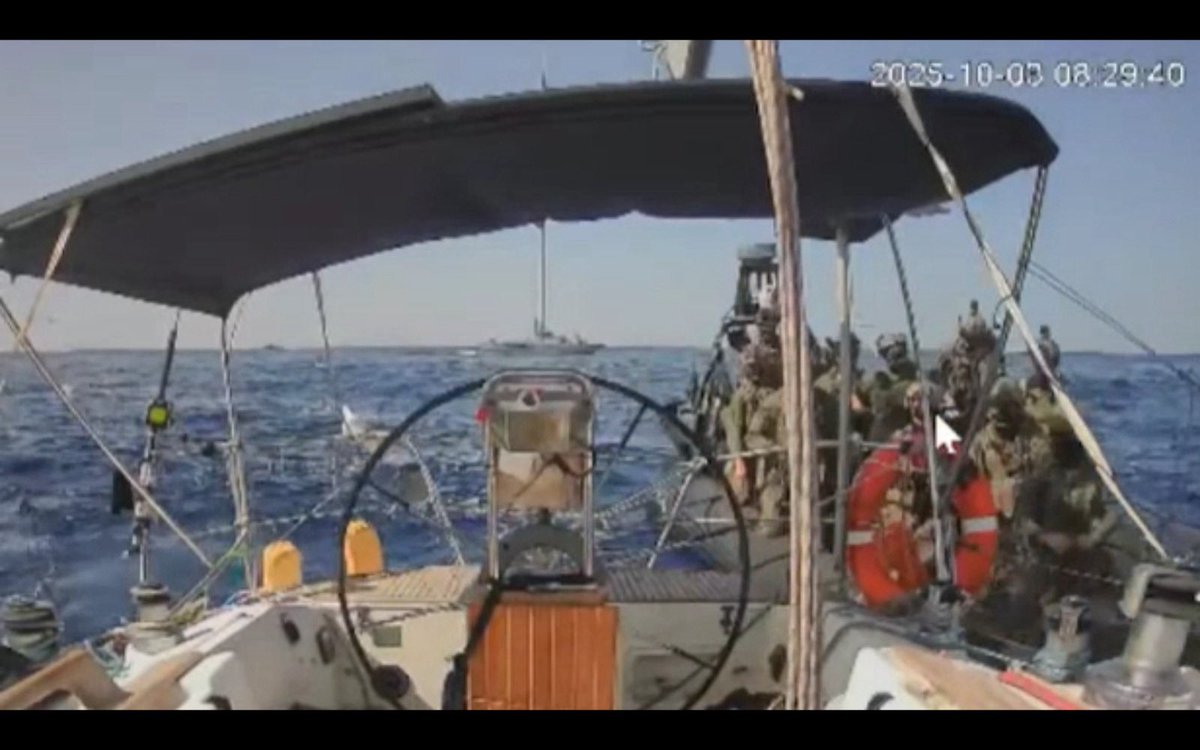 Sinan Akılotu ve diğer tüm kardeşlerimiz cesurca kendilerini ortaya koydular;
Gazze için,
İnsanlık için,
Kudüs için…

Onlar kazandılar!
Az önce tekneleri işgal edildi,
Hepsine yürekten müteşekkiriz…