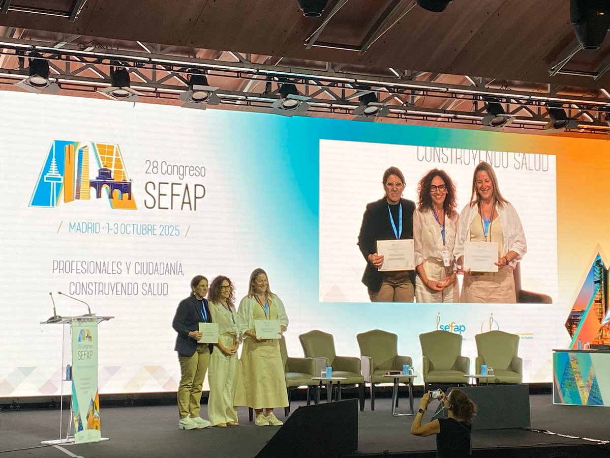 📢En el #28CongresoSefap se ha hecho entrega del primer premio de investigación @CongresoSefap a María García Gil <a href="/mariagg26/">María García Gil</a>, farmacéutica de Atención Primaria del Departamento de <a href="/GVAsagunt/">DS Sagunt</a> 
¡Enhorabuena!🥇