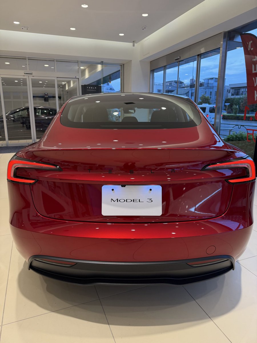 amemiyaminwu080's tweet image. #Tesla #Model3 リフレッシュの車両が展示してる！！