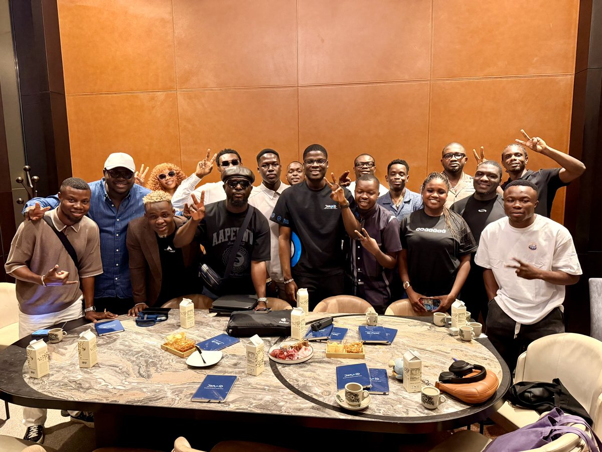 jeroidng's tweet image. Building bridges across continents. After an incredible Token49 event in Singapore, our CEO connected with brilliant minds shaping the future of blockchain and fintech. 🌍✨

#Jeroid #GlobalFintech #Token49