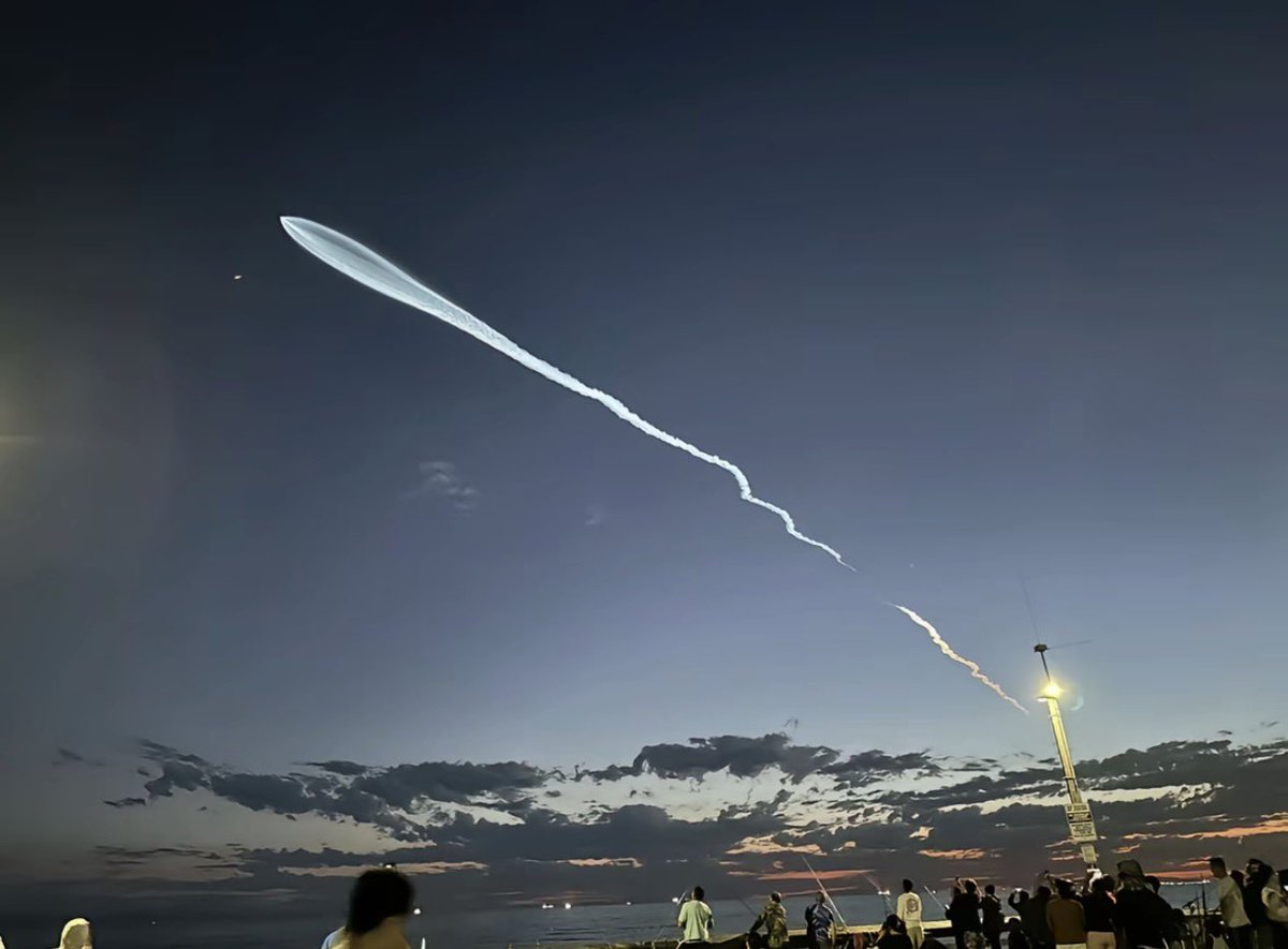 The sky is <a href="/elonmusk/">Elon Musk</a> canvas, so beautifully painted
