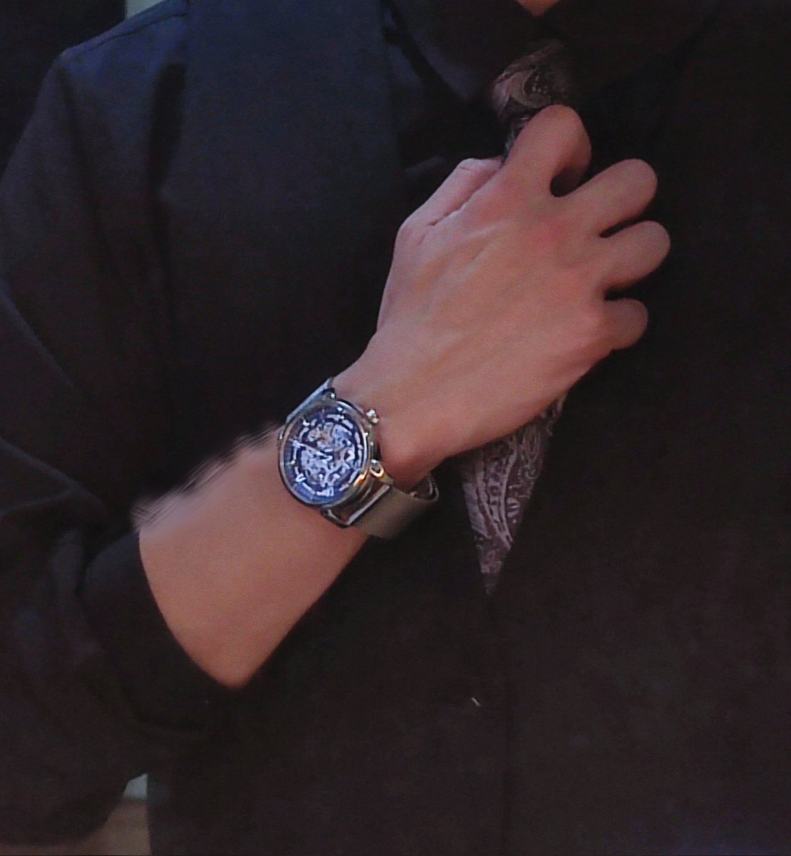 天黑请闭眼，今天你的职业是——
#西装 #正装