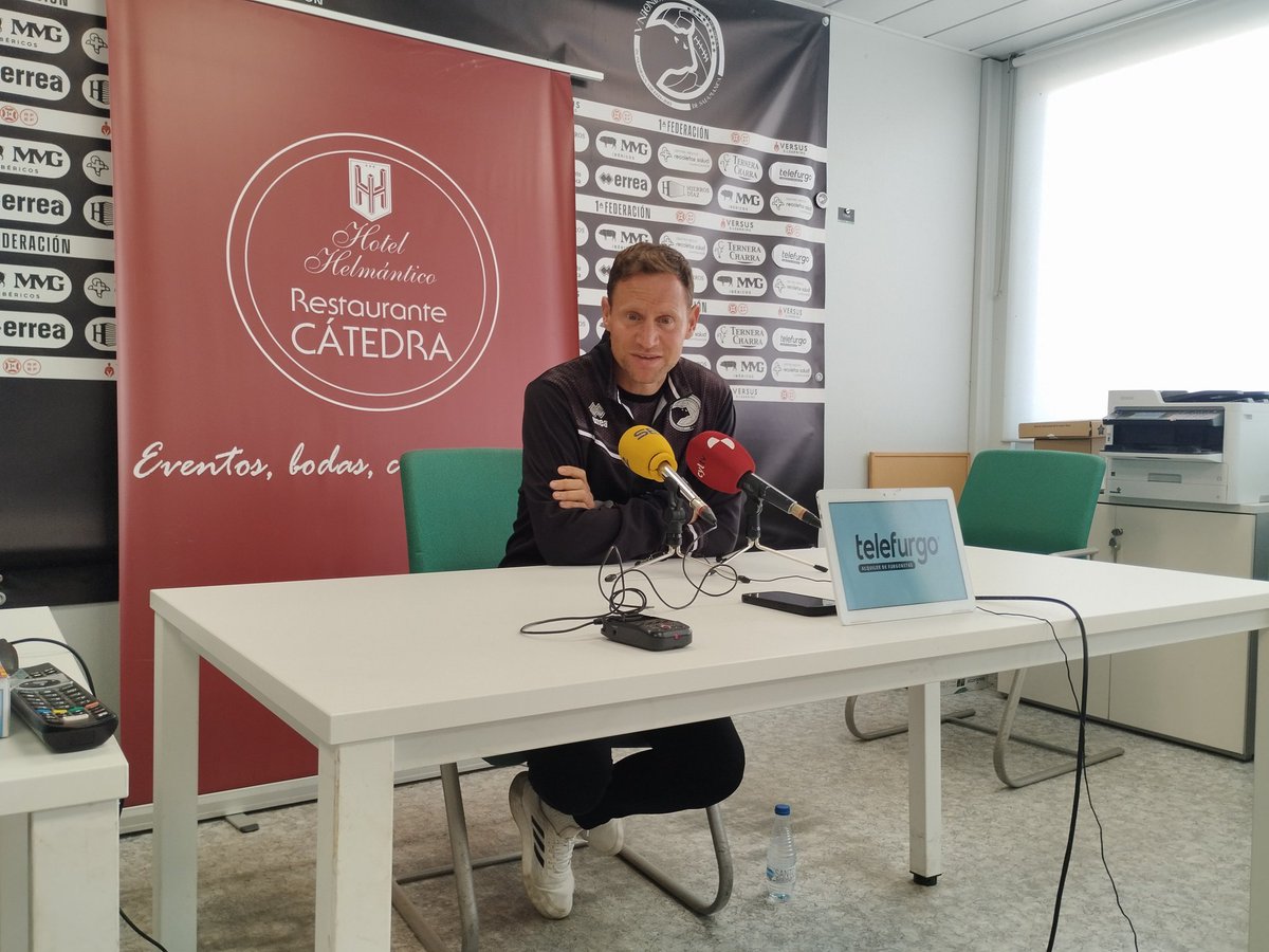 ⚽ DEPORTES | La previa de Mario Simón 

👉"Debemos evitar el dramatismo. Entiendo los datos de que es el peor inicio de la historia de <a href="/UnionistasCF/">Unionistas de Salamanca CF</a> en Primera RFEF, pero yo evito esos análisis. Somos un equipo comprometido y hay que transmitir calma"