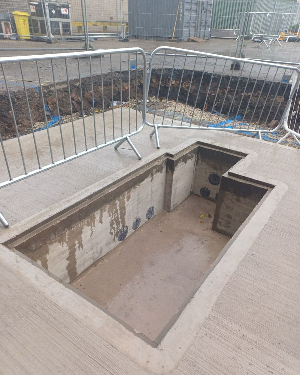 CawardenCo's tweet image. 🚧 A collaborative effort is underway at our integrated delivery project for our client in Kings Norton. Our teams are working seamlessly together to deliver #demolition, #groundworks, and #earthworks at this active waste site.

#Cawarden