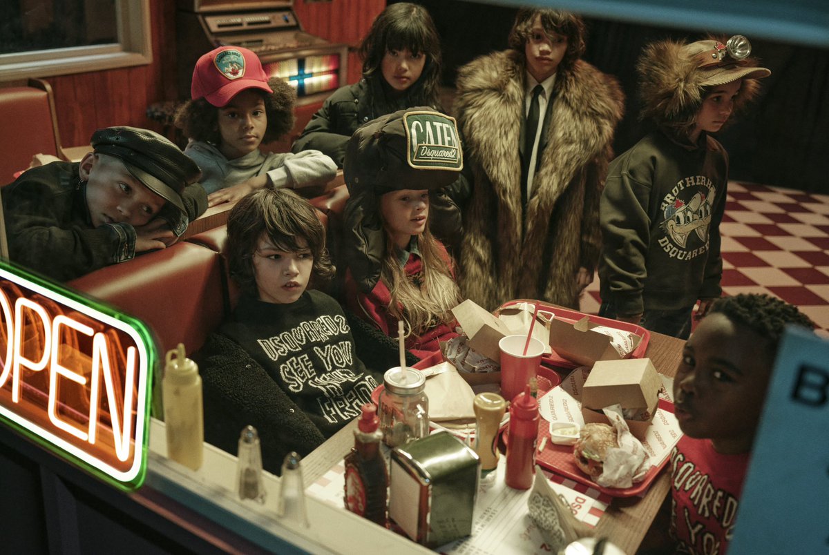 Dsquared2's tweet photo. Kids’ table? Nah, #D2KIDS run the diner.

Unveiling the new D2 Kids FW 25 Campaign, lensed by #GiampaoloSgura #ChrisBoalArtists &amp; inspired by timeless Canadian diner nostalgia.

Discover the collection now at https://t.co/t9rEQMNoLv &amp; select stores worldwide.

#DSQUARED2 https://t.co/B7YZGcp88D