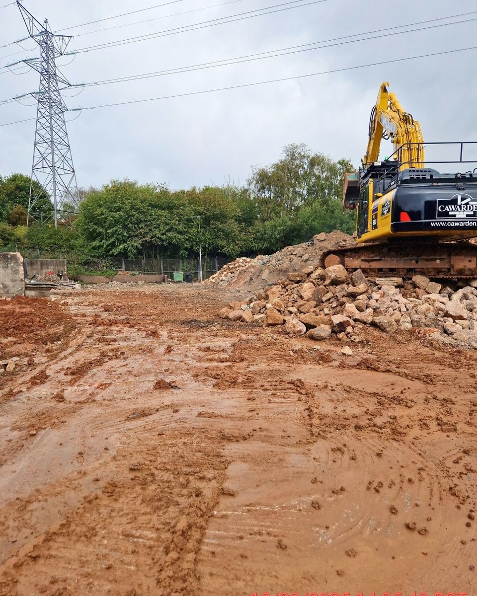 CawardenCo's tweet image. 🚧 A collaborative effort is underway at our integrated delivery project for our client in Kings Norton. Our teams are working seamlessly together to deliver #demolition, #groundworks, and #earthworks at this active waste site.

#Cawarden