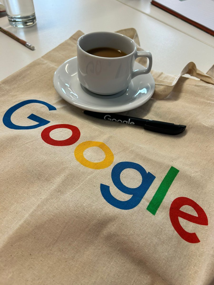 HiveBusiness's tweet image. Had a great time at the Google Digital Garage in St Austell. A brilliant day of learning digital marketing, connecting with local businesses, and exploring how to grow online with AI.
#HiveBusiness #GoogleDigitalGarage #AI #DigitalMarketing