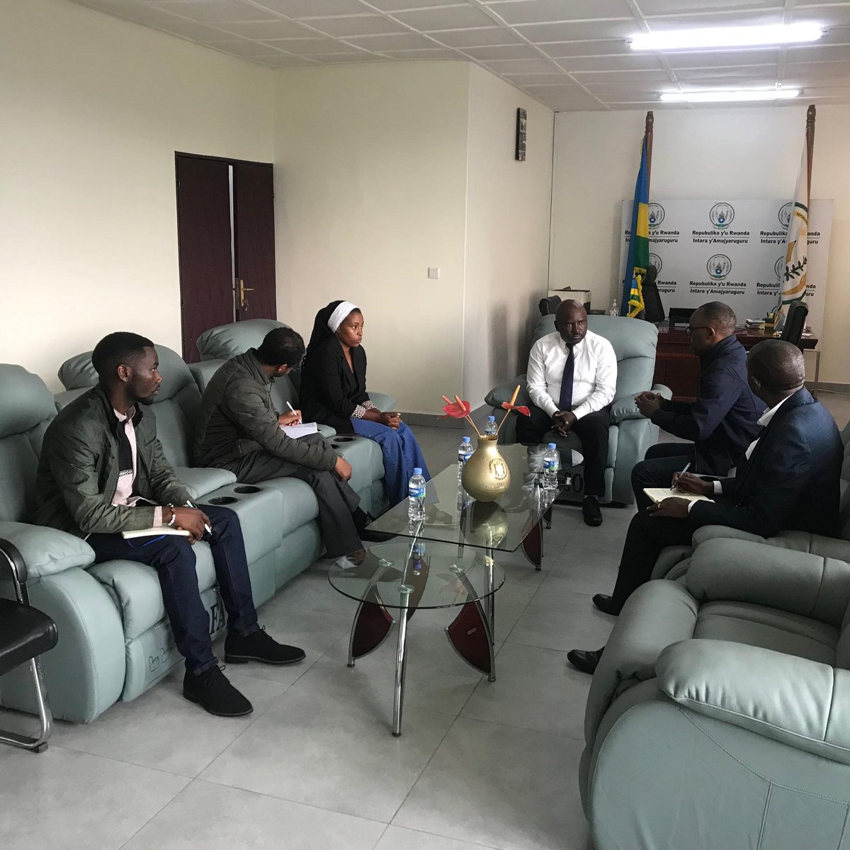 UNESCO_rwanda's tweet photo. Today, debrief meeting with the @gahundemaurice @RwandaNorth 🇷🇼 on the outcome of #Geosites inventory in #VolcanoesNationalPark, #RugeziWetland #bureraRuhondoTwinLakes
as part of @GlobalGeoparks prepations of a nomination dossier for Rwanda 🇷🇼. https://t.co/BTszGT37js