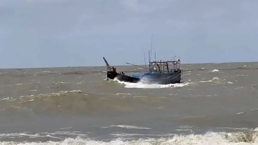 New analysis: Enemies of Convenience exposes how the Arakan Army wages a narrative war against the Rohingya—erasing identity, twisting facts &amp; fueling hostility.
👉 rohingyakhobor.com/enemies-of-con…
#Rohingya #Myanmar #Disinformation #HumanRights
<a href="/RohingyaKhobor/">Rohingya Khobor</a>