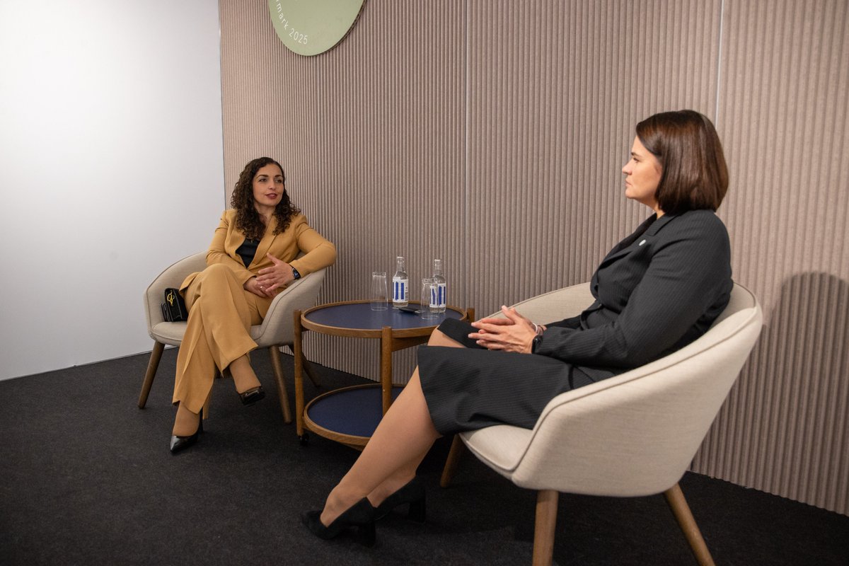 Grateful for the warm meeting with President of Kosovo <a href="/VjosaOsmaniPRKS/">Vjosa Osmani</a> at #EPC. Kosovars know what it means to fight for freedom and dignity. 

We discussed support for exiled journalists countering the regime’s propaganda and other initiatives to help Belarusians.