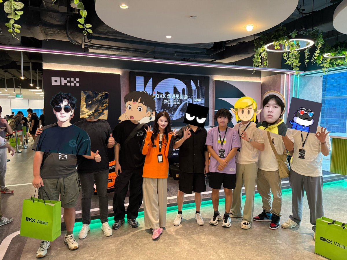 OKX_Yuki's tweet image. 感谢大家来OKX新加坡🇸🇬总部参观，今天终于把你们集齐了！！

殺破狼@Wolfy_XBT 币圈老司机@SEFATUBA3 林克@CryptoSociety42 小明哥@waimaixiaoming AB @_FORAB 猫叔@CatoKt4 加密无畏@cryptobraveHQ 胡总@BitInvolution 

我们的中文增长中心的责任人、Xlayer负责人@felix_okx…