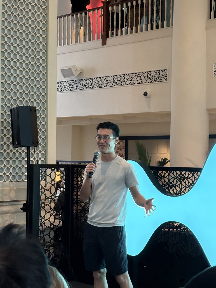 codeboc_eth's tweet image. What a crazy week in SG with all the Hyperliquid homies.
Met many new friends here. Grabbed tons of fire merch and hybubus.
Probably don't have to buy new tshirts for years.
Can't tag everyone here but I definitely had a good time with you all.
See yall next time!
#TOKEN2049