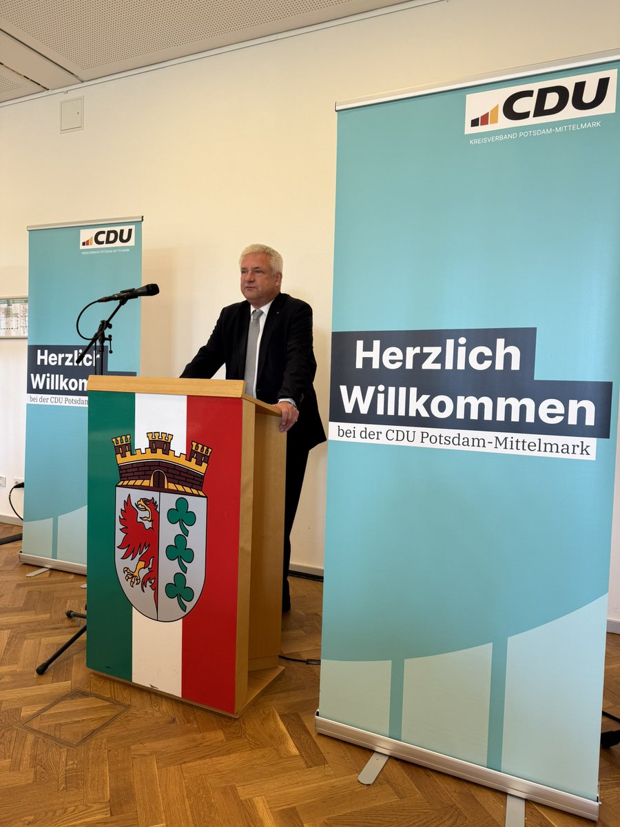 SaskiaLudwigCDU's tweet photo. Allen einen schönen Feiertag zur Deutschen Einheit! 🇩🇪@Knut_Abraham heute als Gastredner zum 18. Einheitsfrühstück der CDU Potsdam Mittelmark, @CDUPotsdam @CDU_Brandenburg https://t.co/uGFLsSAIdu