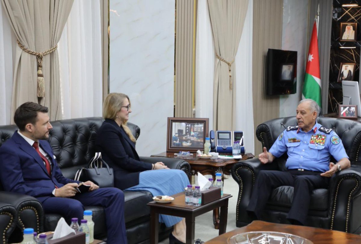 Pleased to discuss 🇨🇿🇯🇴 security cooperation with Maj. Gen. Dr. Obaidallah Al-Maayta, DG of Public Security Directorate. Focused on cybersecurity, police training &amp; exchange of expertise. Strengthening partnership supports resilient institutions &amp; safer communities! #security🇨🇿🇯🇴