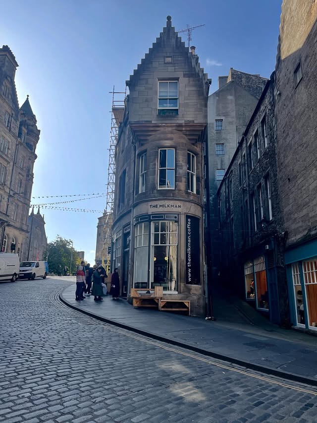 huili516942's tweet photo. 24 hours in Edinburgh 🏴 The first stop to start off our mini road trip 🚙💨
#Hiking
#HikingLife
#LifeInUK
#LivingInUK https://t.co/u0RmTvIOWu
