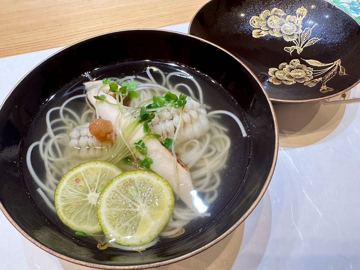 NEOLD_PH's tweet photo. Your stay at NEOLD Private House will be tailored to your wishes and budget.
So, why not spend your vacation in Yoshino and enjoy a unique experience, immersing yourself in the world of Japanese traditions! https://t.co/hjkaN1lwdV
#neold #neoldprivatehouse #SamuraiArmor #Japanese https://t.co/gATggBV4rN