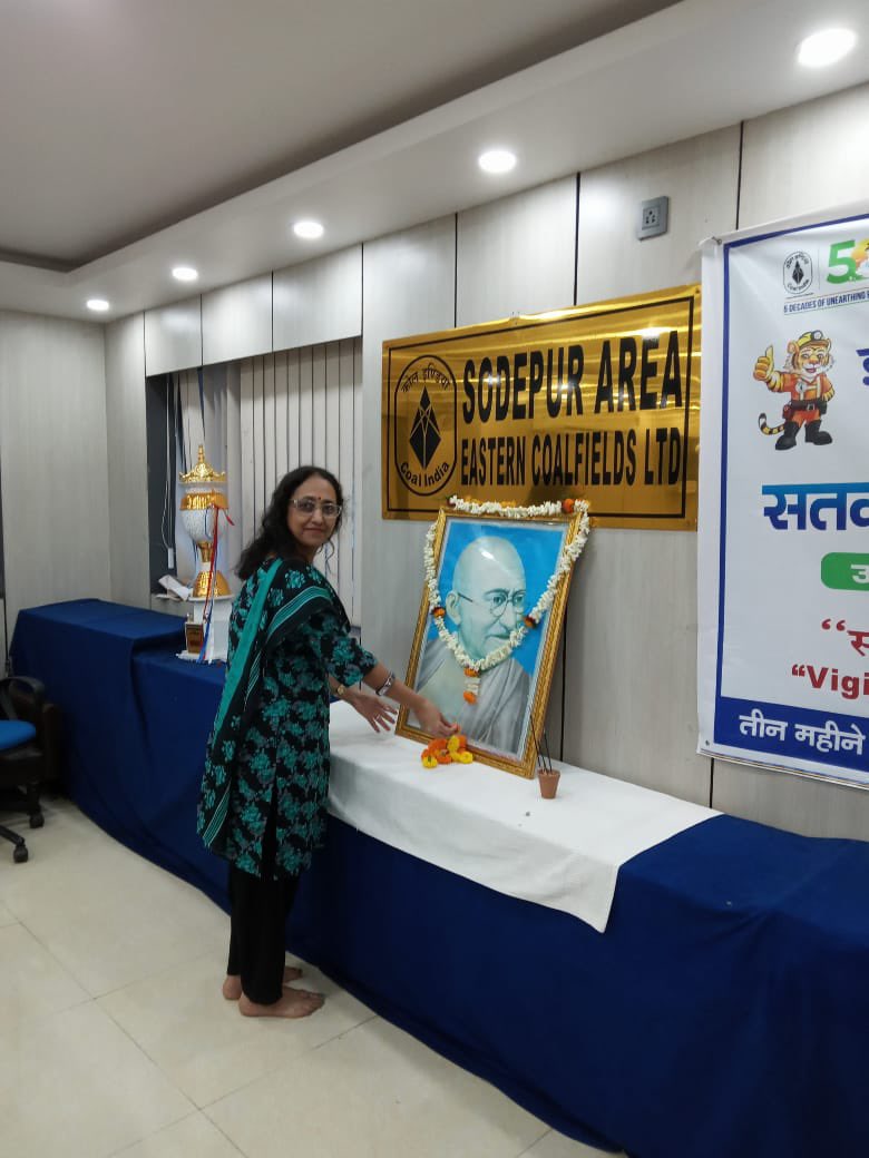 SodepurECL's tweet photo. On 2nd October, Sodepur Area paid floral tribute to the Father of the Nation on occasion of “Gandhi Jayanti”.General Manage(Operation), Sodepur Area along with other officers and staff were present during the event. https://t.co/Bycvs9NniD