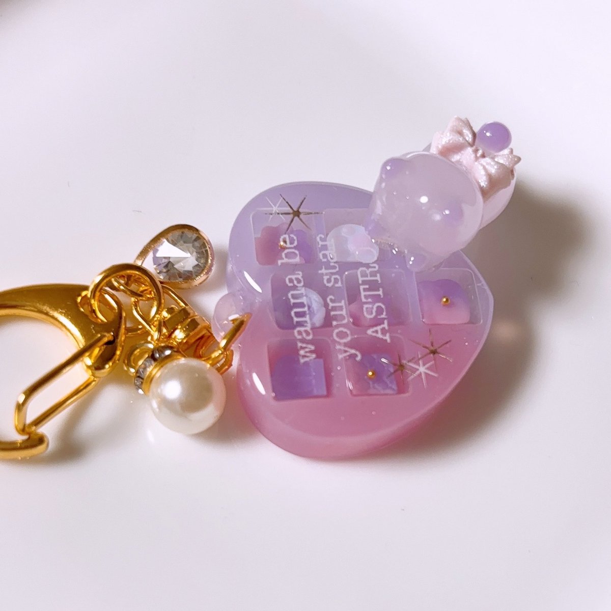 昨日言ってたASTROカラーBOXできました💜✨
キラキラグラデーションで可愛くないですか〜🤭💕
って自画自賛しております🙌🏻💕
夜にお知らせ出すので良かったら見てね🫶🏻💕