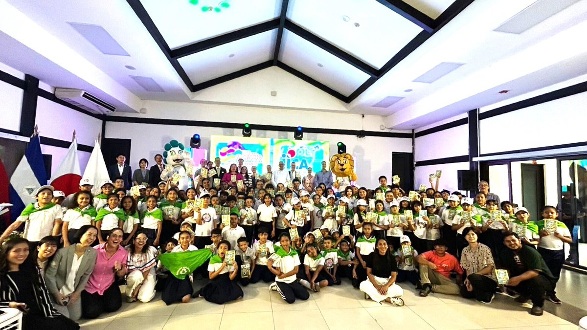 jica_direct_en's tweet image. Nicaragua's first environmental education manga, “Xolt, Guardian of Lake Managua,” has been completed, and ceremony was held.
Created through JICA’s “Artist in Project” this manga aims to inspire children to protect nature. 🌱📚