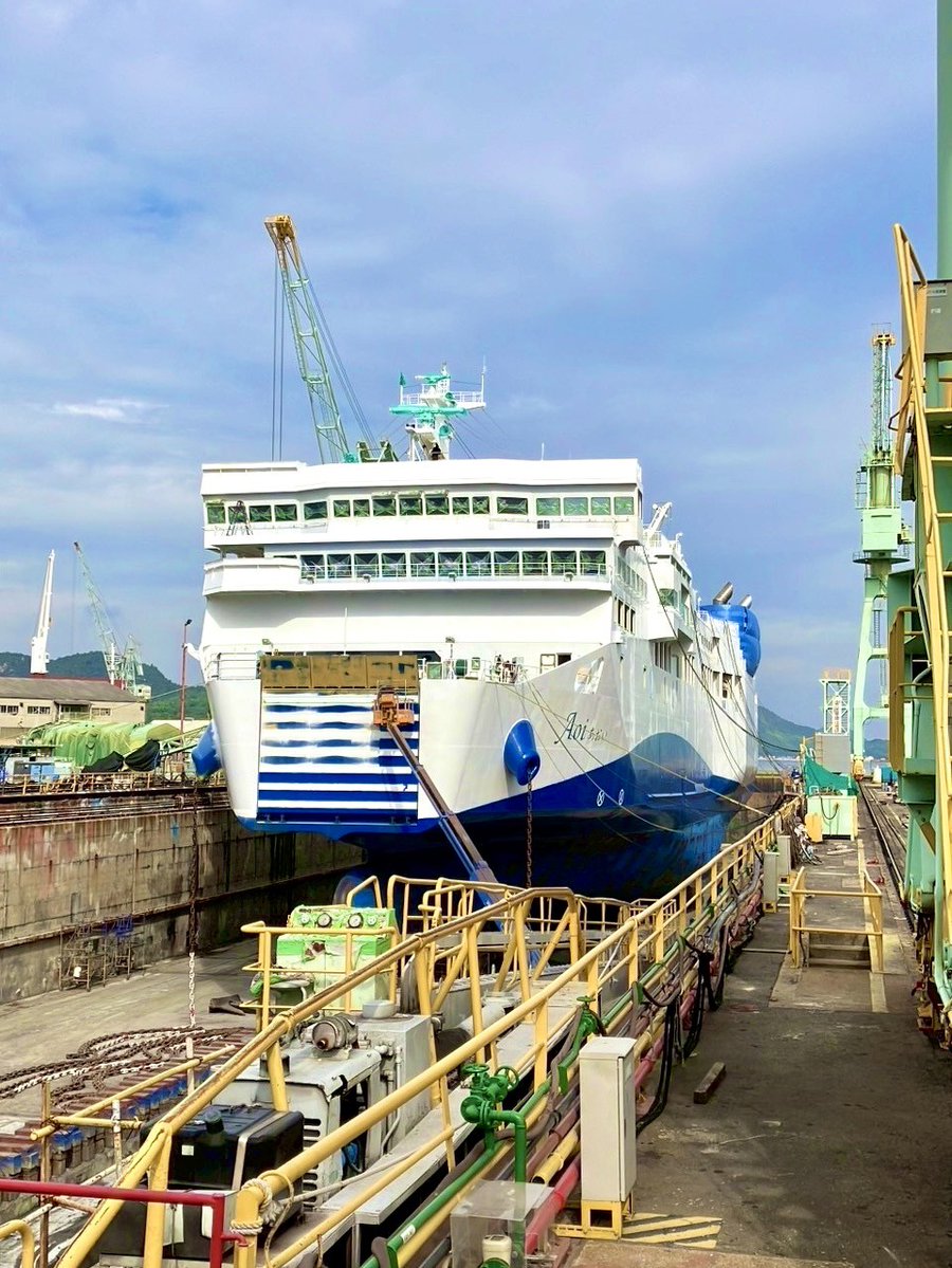 あおいページ ⚓「あおい」定期点検レポート 第一弾！⚓ 今日は船首の塗り替え作業の