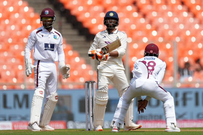 aksinghal78's tweet photo. Ravindra Jadeja played a brilliant 50* against West Indies, strengthening India’s position. Jaddu is the 5th overall player in 2025 to cross 600+ runs in Tests.
@imjadeja @BCCI @ICC
#RavindraJadeja #INDvsWI #TestCricket #Milestone2025 #TestRecords #Sirjadeja #Jadeja #Test https://t.co/ydDsIFo2xN