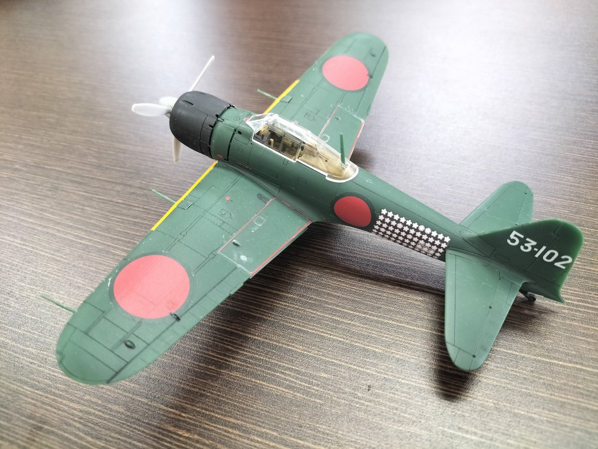 ちなみに、1/72零式艦上戦闘機五二型(三菱製・初期型) を実際に無塗装