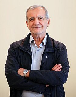 یکی رفته بندرعباس گفته دولت برای آموزش بچه‌هاتون پول نداره 
اونیکی هم با پول دولت بچه و شوهر و خواهر و خواهر زاده شو برده بندرعباس کیش ۲ شبه ۱ میلیارد خرج عشق و حال کرده
به نظرتون مردم بندرعباس چه حالی دارن ؟