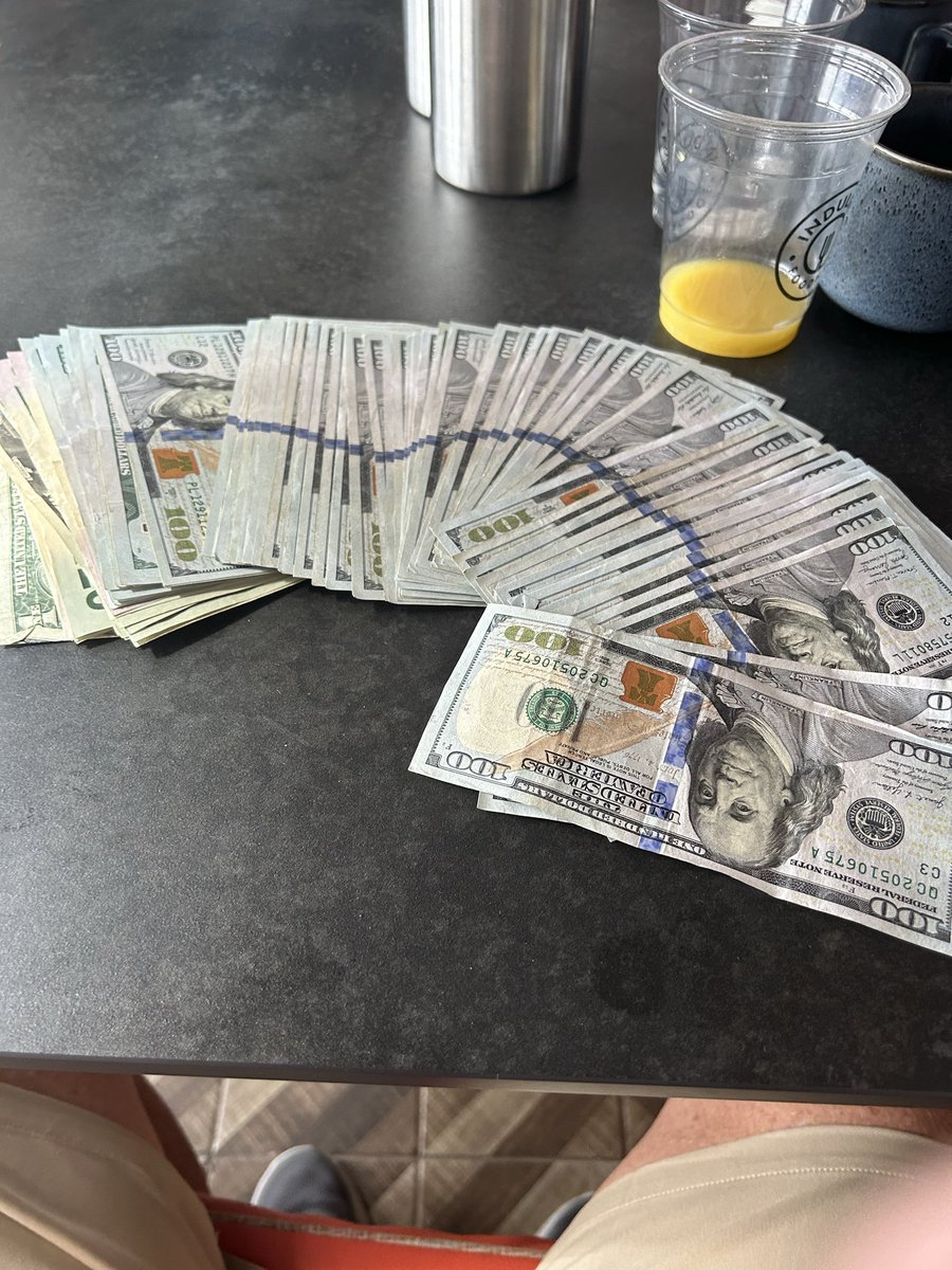 LSB1961LSB's tweet image. Joe and I just hit the #Crap table for 6k each. Joe rolled for a little bit over an hour this morning @Muscede1Cesidio 
#cruiseShip