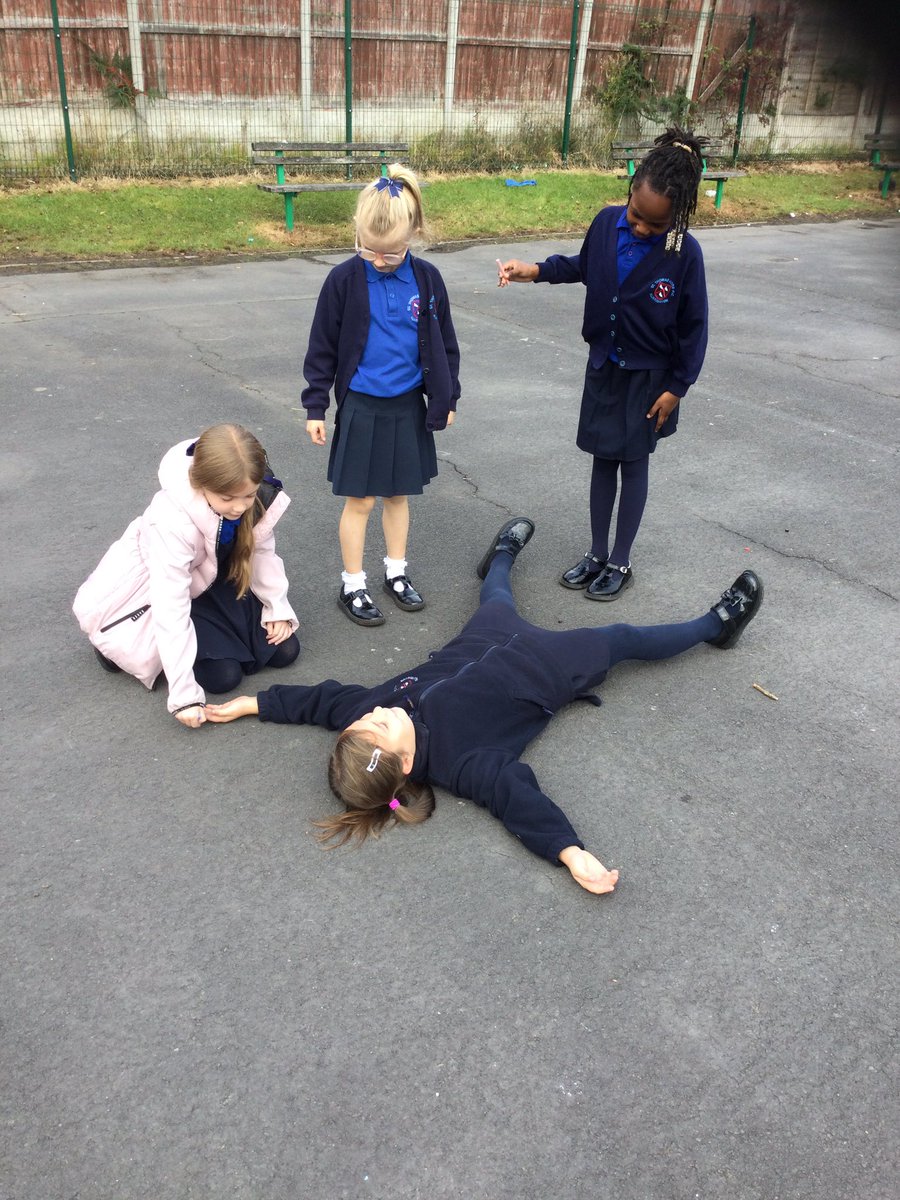 The children were labelling the bones in the human body by drawing around each other and writing them in the correct place. Learning outside the classroom is great. #STMScience