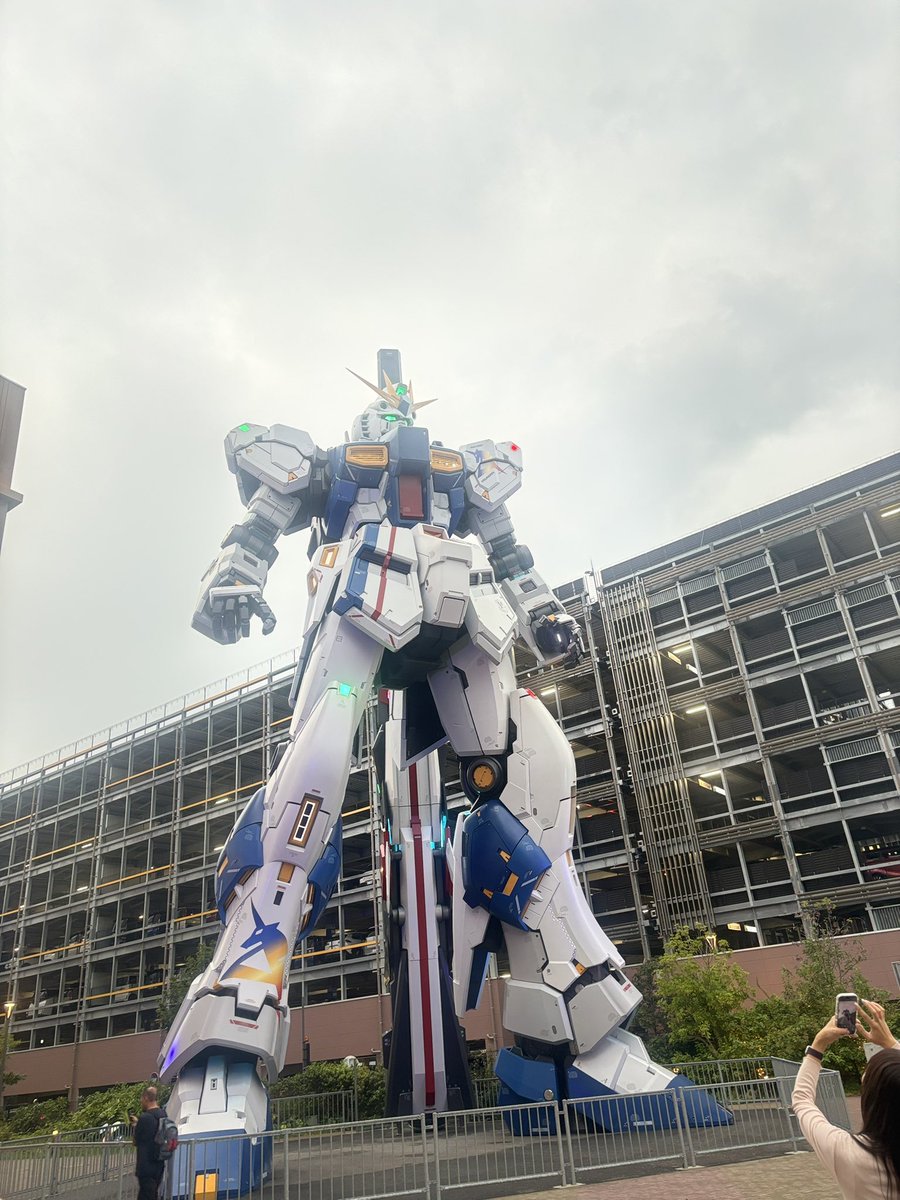 しろくろ tweet media