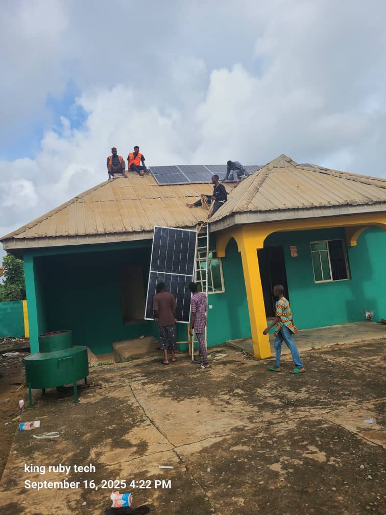 kaykaychoice1's tweet image. 🌞🤭8.2kva sms solar  hybrid  inverter, 10kwh sms lithium  battery 🔋 with 4,400wp solar panel array installed by @kingrubytech 
DM for yours 
📲07067579674
🌞Go solar!

#FELIX #TaylorSwift GOLD in New Zealand DisqualifiedBiggie #ฝนตก