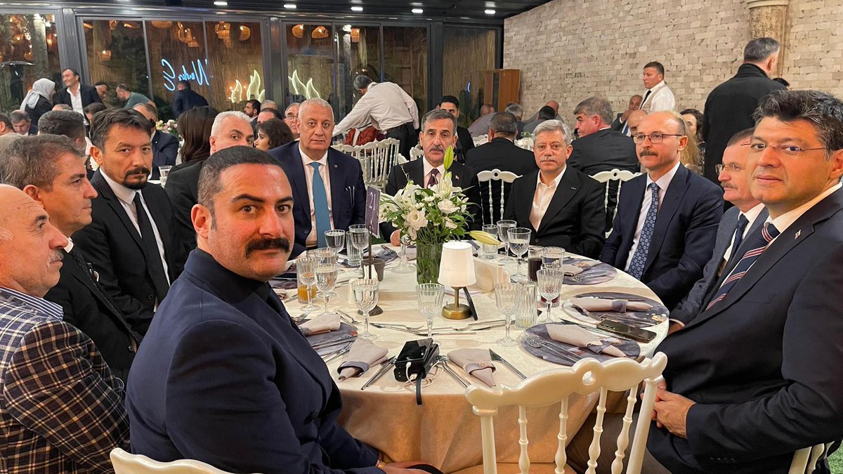 TBMM MHP Özel Kalem Müdür Yardımcısı kıymetli ağabeyim Mustafa Duru'nun evladı Tuğşad'ın düğün merasimine katılarak mutluluk dileklerimizi ilettik.