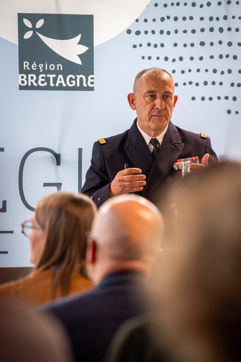 premar_ceclant's tweet image. 🚢 Retour sur l’Afterwork stratégique organisé par la #FMES accueillie par la @regionbretagne à Brest, en  présence du Vice-amiral d’escadre Jean-François Quérat, Préfet maritime  de l’Atlantique.
