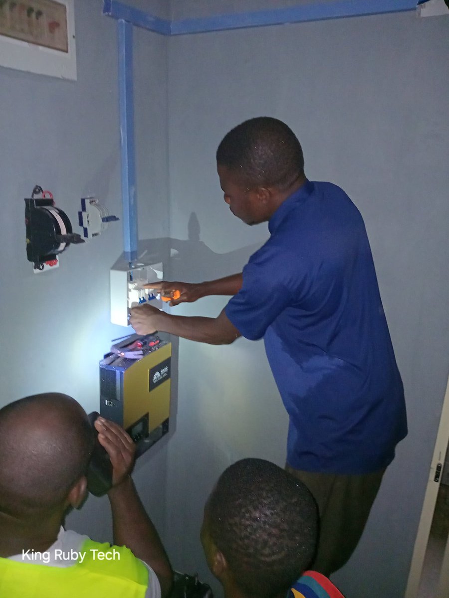 kingrubytech's tweet image. ❤️2KVA/12V solar system by us👷🏾‍♂️  
1 x 2kva inverter
1 x220AH tubular battery 
800wp solar panel
TOTAL COST: N1,150,000
Physical office📍Lagos and Kano
Go solar

$SANTA Disqualified #ฝนตก Biggie #FELIX Fuji #TaylorSwift