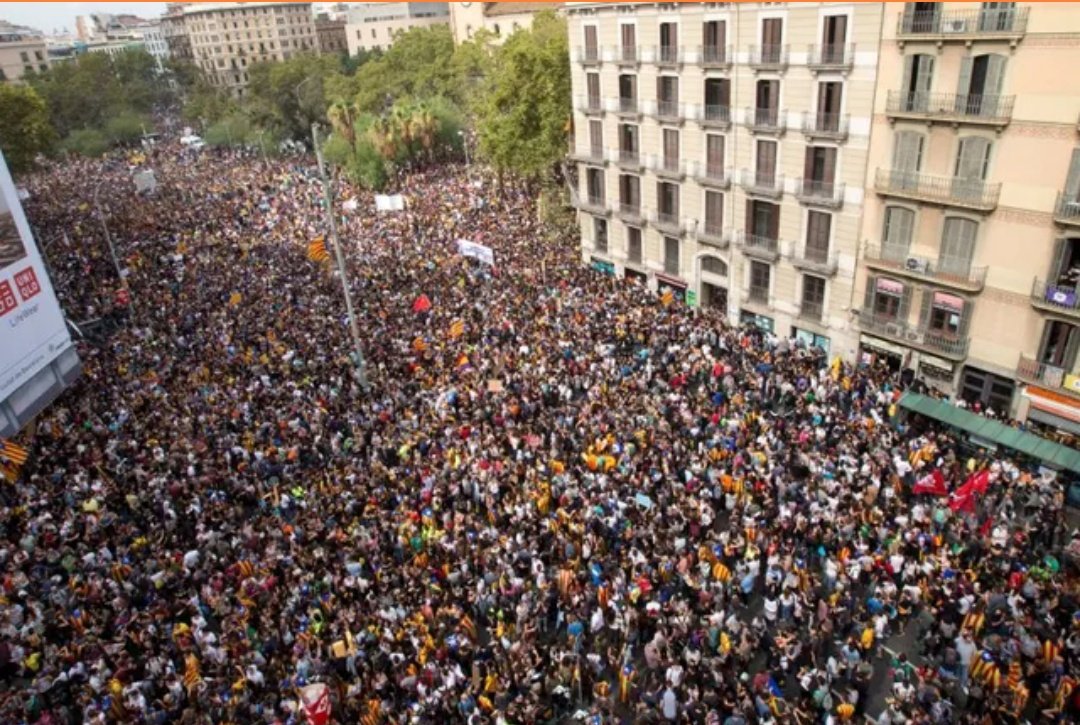 EstradaLaia's tweet photo. El 3o del 2017 hi va haver la vaga general més important de les darreres dècades, en resposta a la repressió pel referèndum. Era una vaga per defensar el nostre dret a l'autodeterminació.
Pel nostre alliberament nacional i el de tots els pobles: els Països Catalans amb Palestina! https://t.co/aBy138OI8o