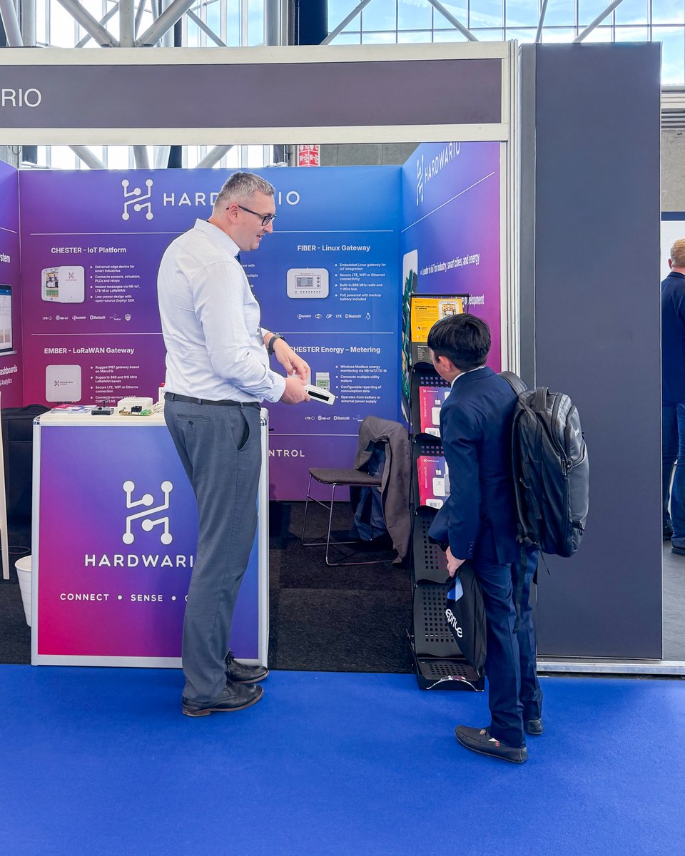hardwario_cz's tweet photo. Na IoT Tech Expo v Amsterdamu jsme přivezli hardware mezi softwarové stánky a vyplatilo se. 50 kontaktů a inspirace od mladého návštěvníka.

„Budoucnost IoT patří mladé generaci,“ říká CEO Pavel Hübner. 🚀 #IoT #Innovation https://t.co/0itqR0DnwD