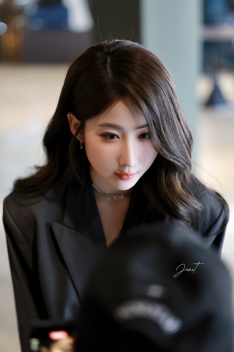 She is unreal🥹

APASRA WITH MAISON KEEPS 
#maisonKEEPS_Yoko
<a href="/Yoko_apasra/">Apasra</a>