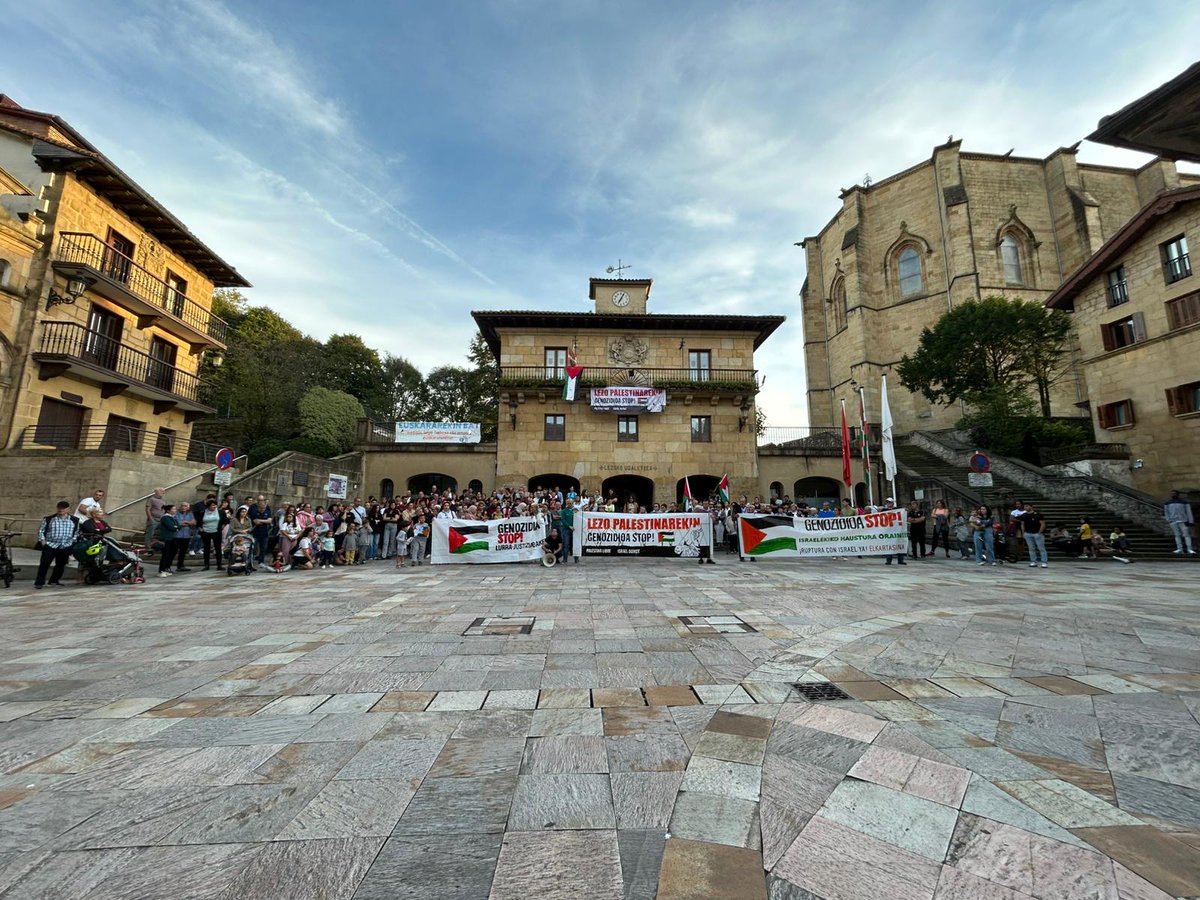 Lezo, atzo, Palestinaren alde berriz ere kalean.

oarsoaldea.hitza.eus/2025/10/03/lez…

#Lezo