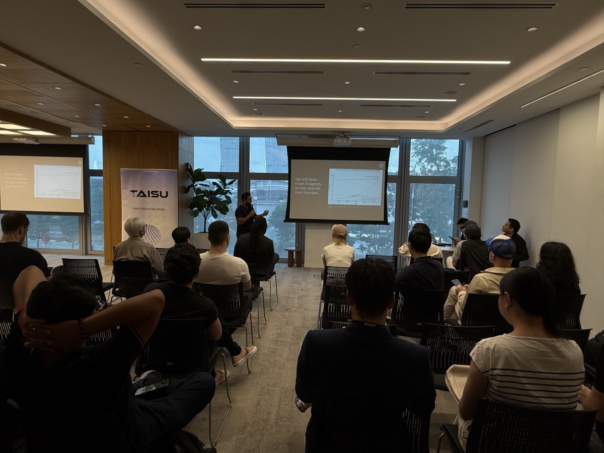 mateo_ventures's tweet image. .@Taisu_Ventures Proof of Intelligence: AI Showcase @token2049 

Thanks for hosting us! Great talks @shankuverymuchx @Gaianet_AI @exa_bits @upnetworkhq @oortech @nubilanetwork 🔥🔥🔥