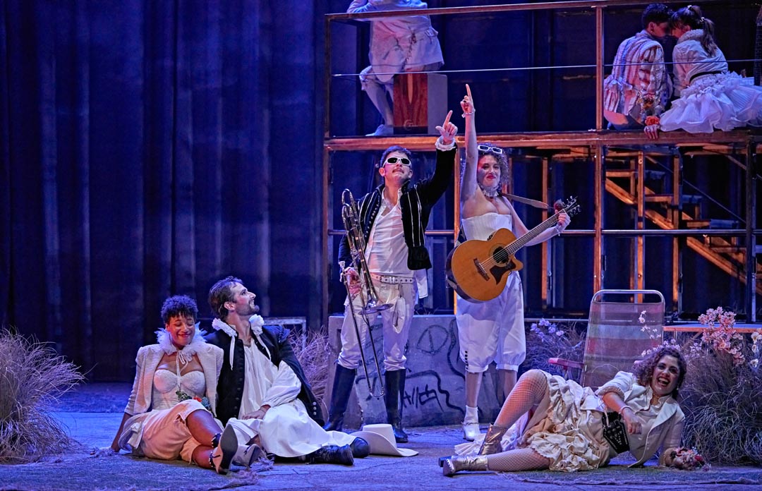 TEATROCLASICO's tweet image. 📣✨ ¡Hoy se celebra la Gala de los Premios @teatroderojas en Toledo!

🏆 Nuestro montaje #LaDiscretaEnamorada (temporada 23-24) de Lope de Vega, dirigida por Lluís Homar con la sexta promoción de la Joven CNTC, ha recibido el premio a Mejor Espectáculo de Teatro. 🎭