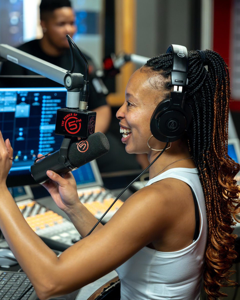 dj_tshepi_'s tweet image. Let's plug in 🔌#PianoPlug. 19:00 - 22:00 on @5FM Every Saturday ❤️