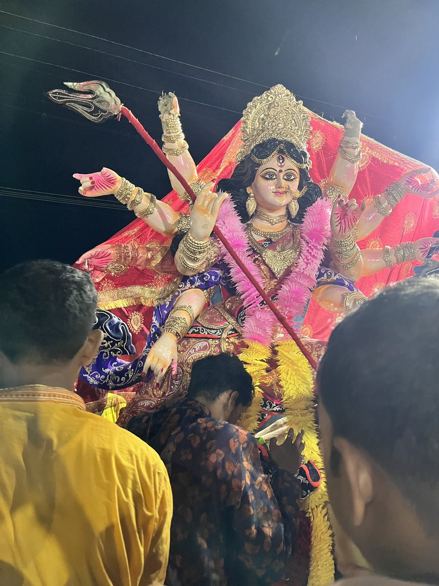 AnirbanBhattBJP's tweet image. আসছে বছর আবার হবে!🫶🏻
Bidai moments of Maa Durga…💔
An emotional Dashami filled with devotion, colors &amp;amp; love.  
Few candid captures during Bisharjan – as we say goodbye with hope in our hearts… আহিব পাৰে বতৰ এটা পুণৰ মিলনৰ!🙏🏻🚩
#DurgaBisharjan #DashamiVibes #JaiMaaDurga