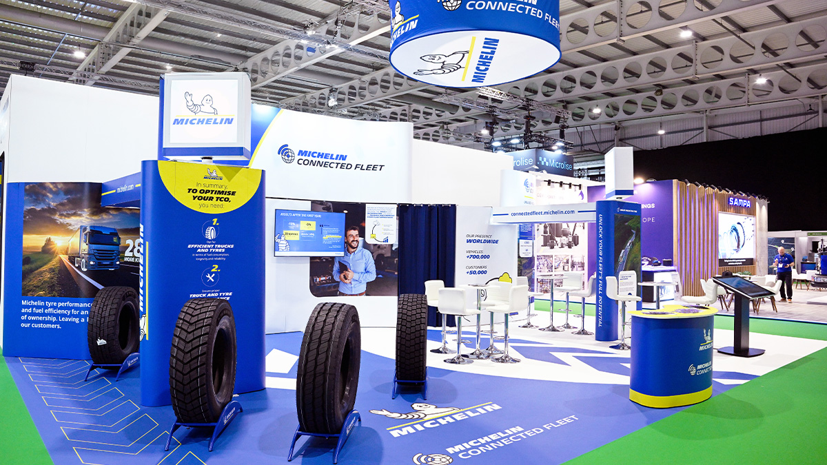 Quadrant2Design's tweet image. Impressive 11m x 7m Peninsula #Exhibition Stand for @MichelinFleet