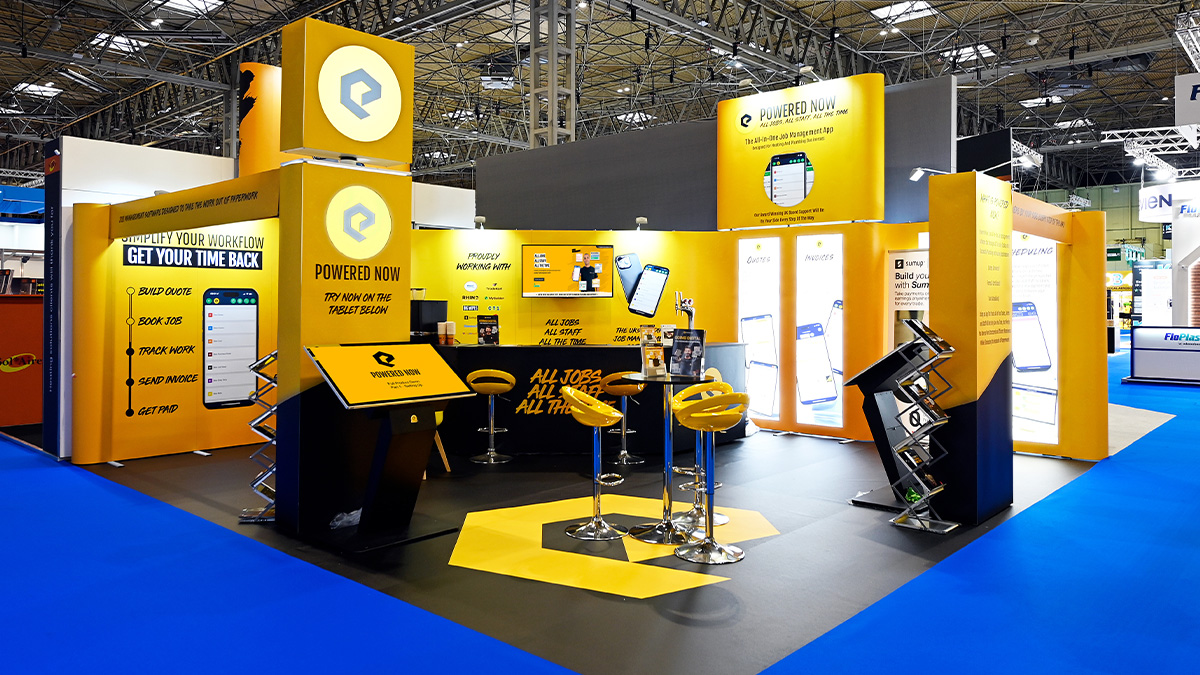 Quadrant2Design's tweet image. Attention-Grabbing 7m x 7m Corner #Exhibition Stand for @powerednow